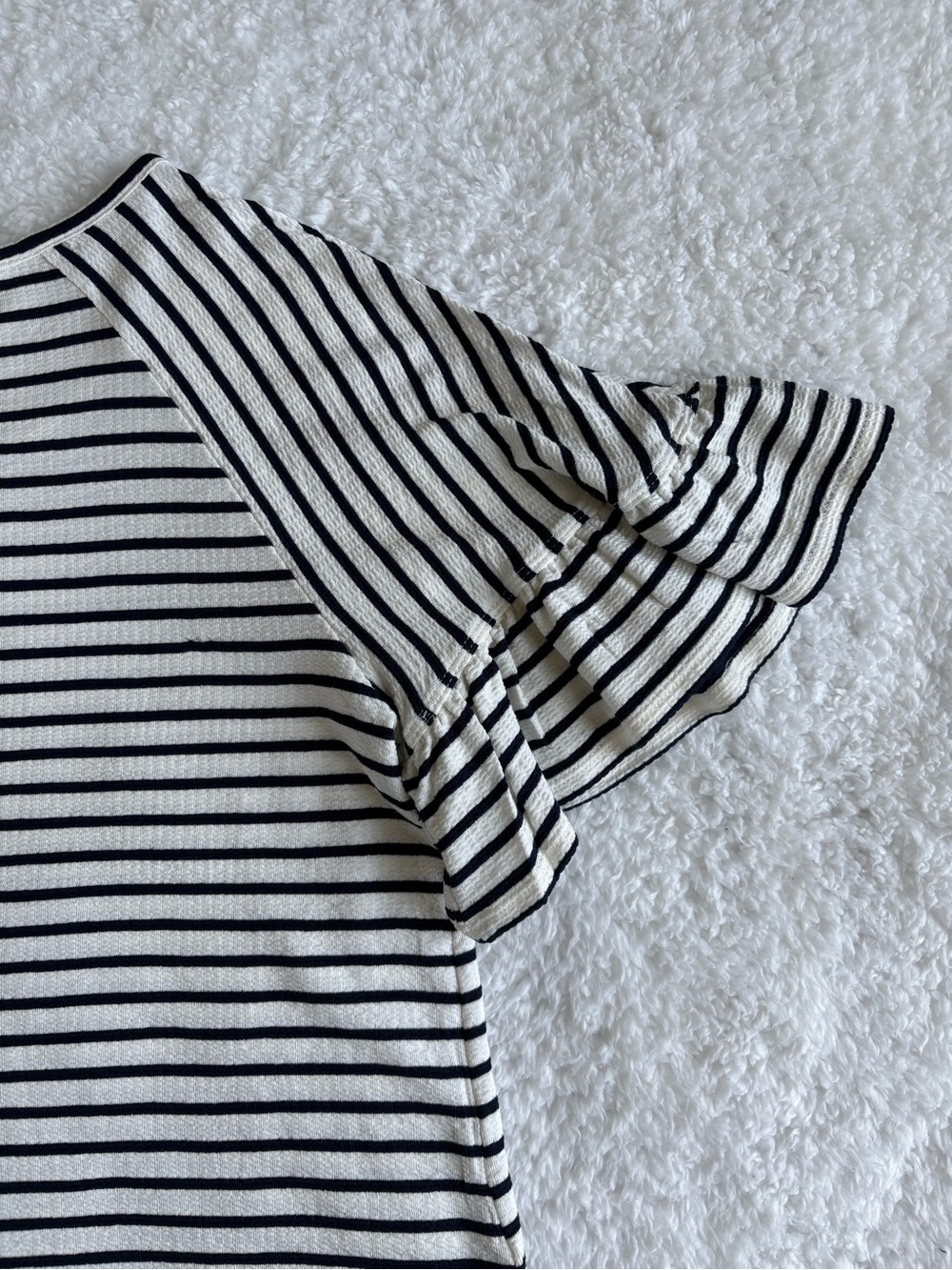 Max Studio London Striped Ruffle Sleeve Top - Size Medium - Picture 9 of 13